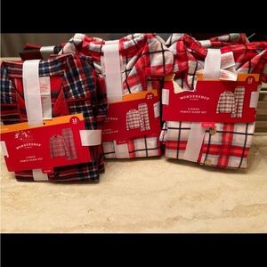 **NEW ***Wondershop Red and White Plaid Kids Pajama Set